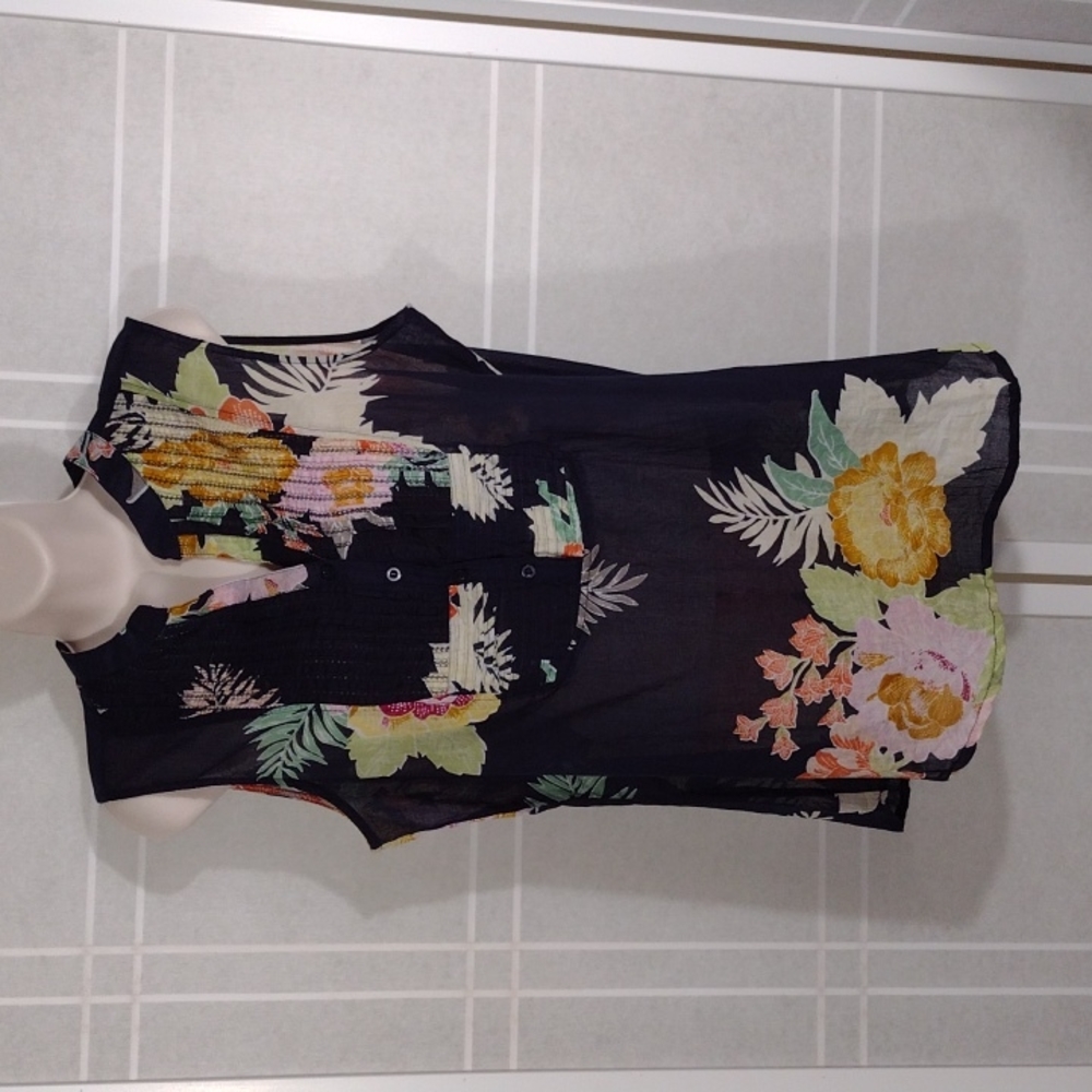 Michael Farrell sleeveless blouse M